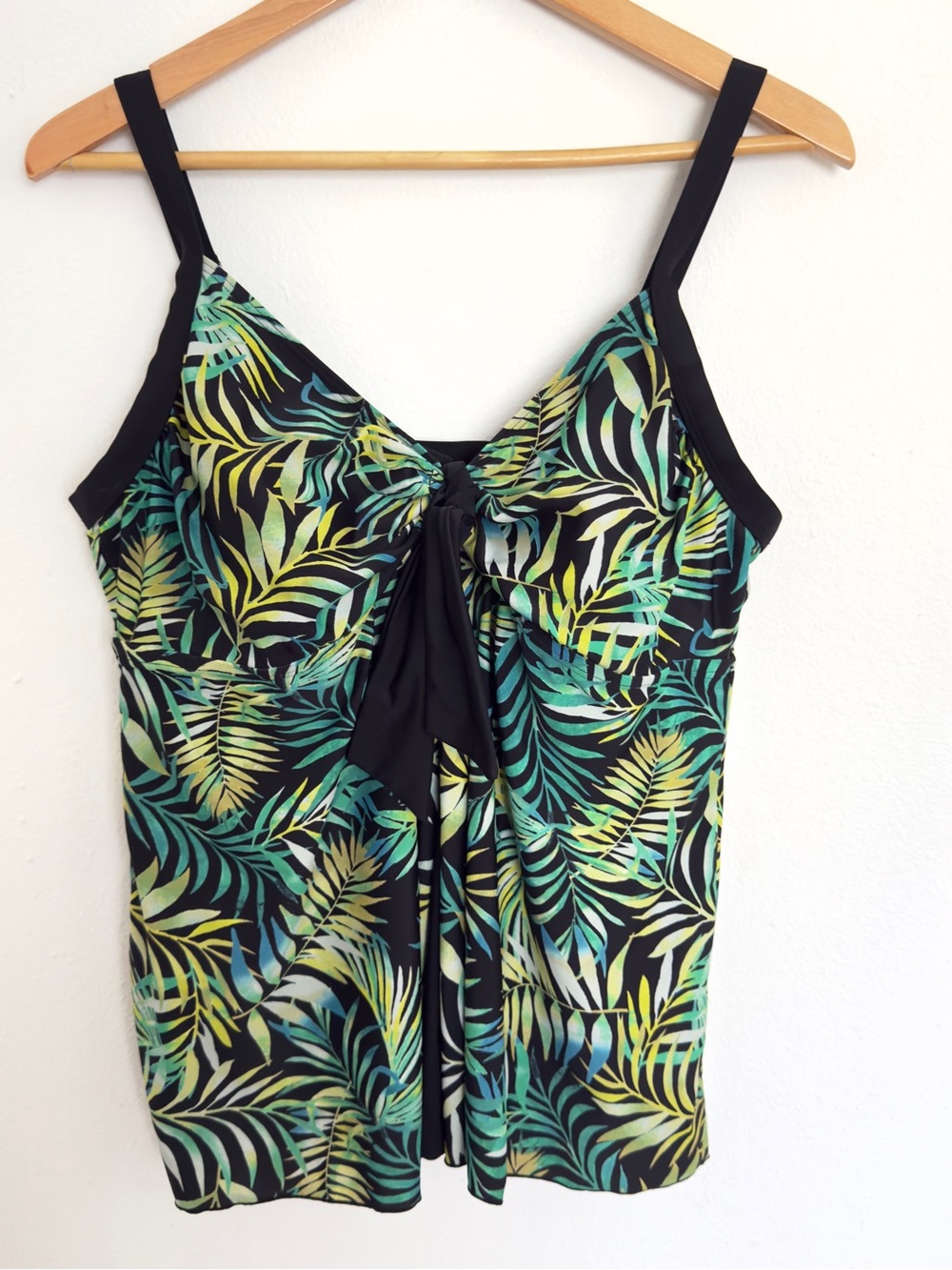 Evan’s City Chic Plus Size 18 Tankini Swim Top Twist Front Tropical Palm Leaf